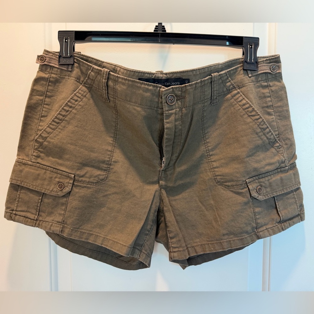 Calvin Klein Jeans Women’s Olive Cargo Shorts